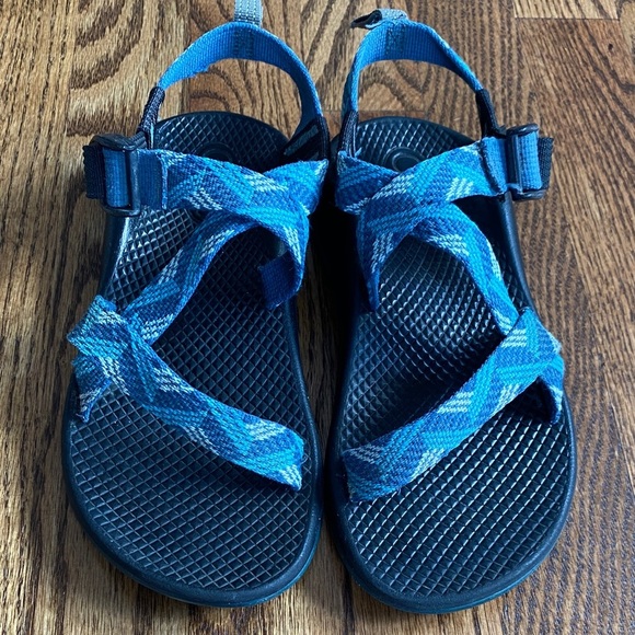 Blue/turquoise/white kids Chaco sandals, size 3. Excellent condition ships quick - Picture 3 of 15